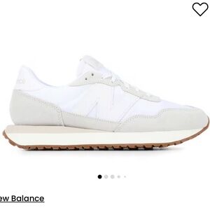 NWT New Balance White/Gray Sneakers